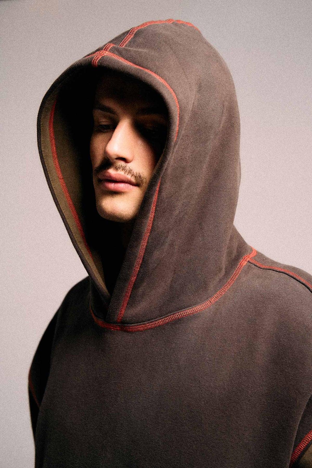 Mismatch Hood